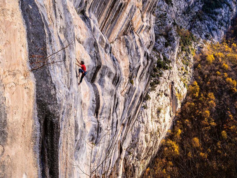 climber in falesia