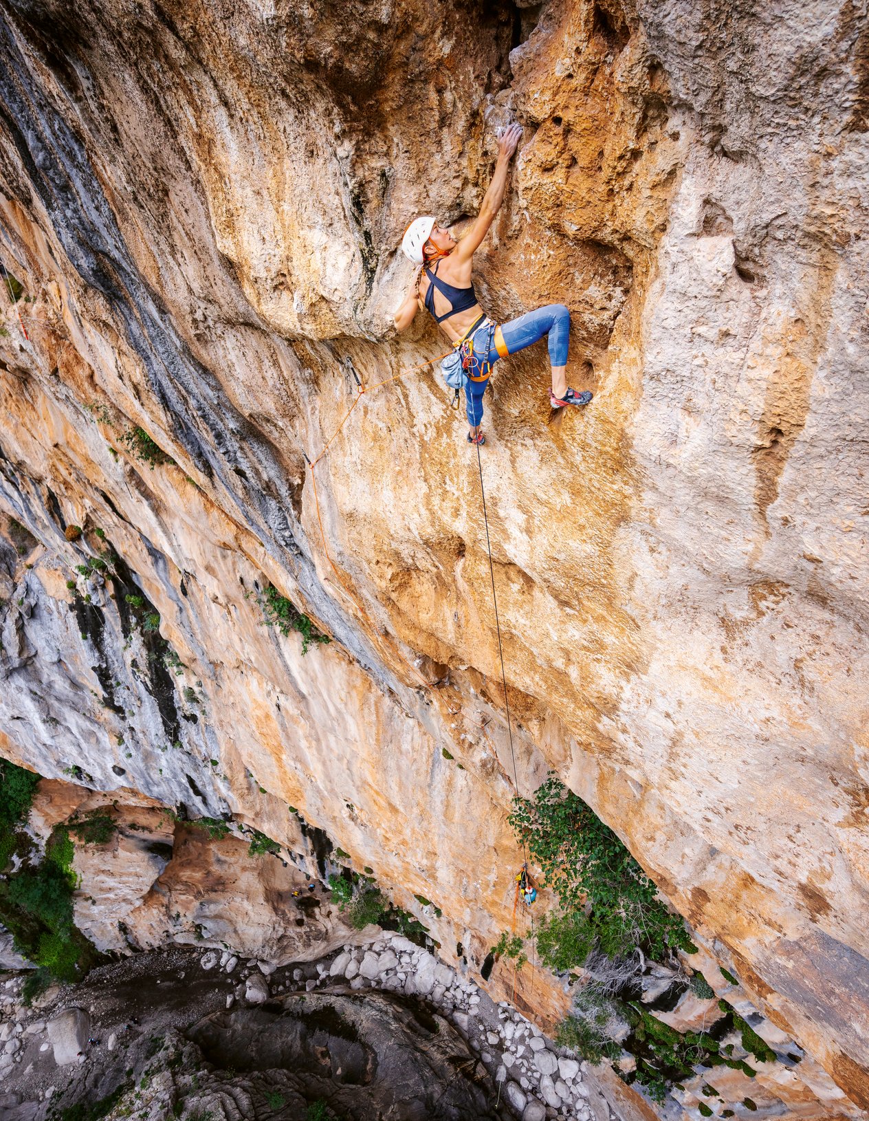 Arrampicata in strapiombo