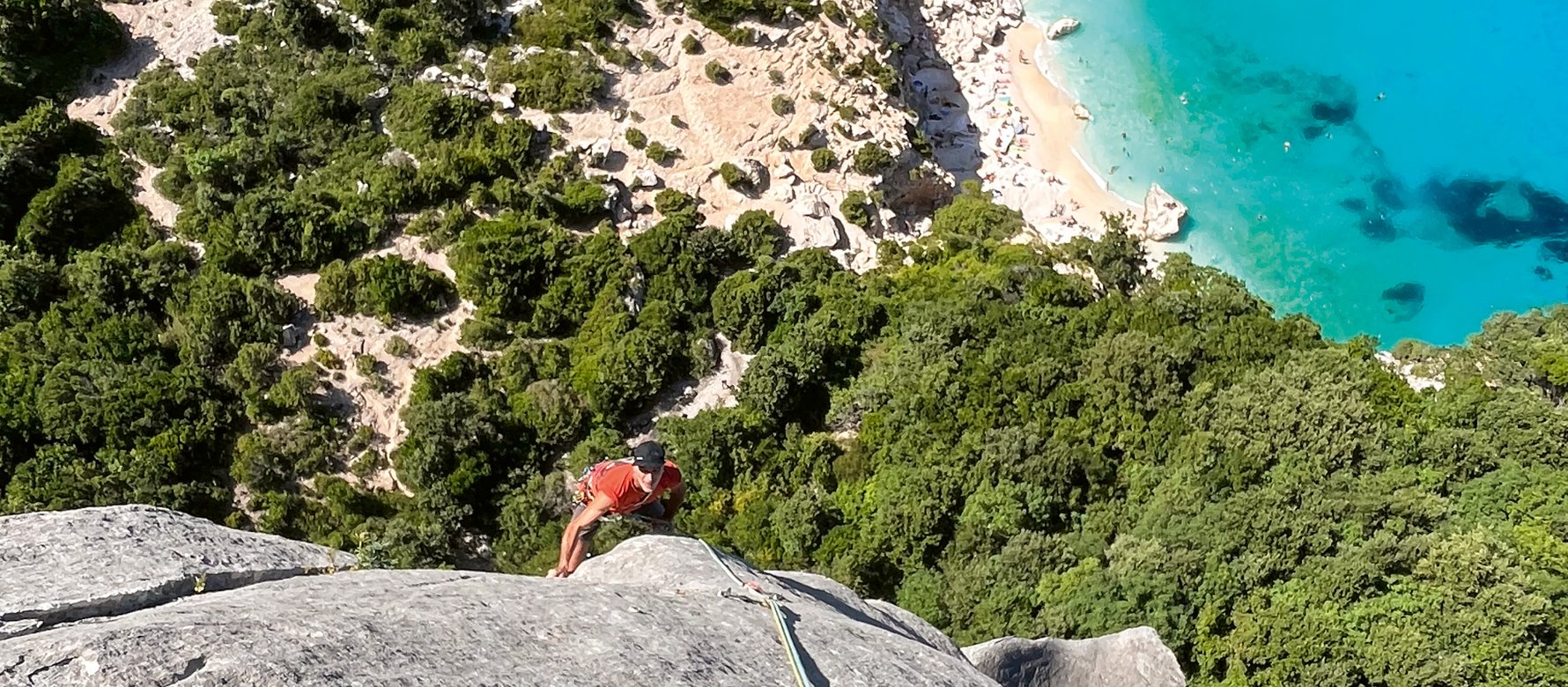 arrampicatore in parete
