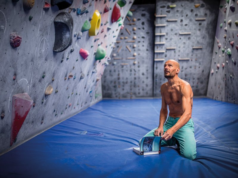 climber in palestra