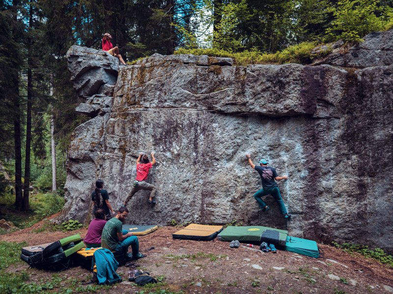 arrampicatori su blocco
