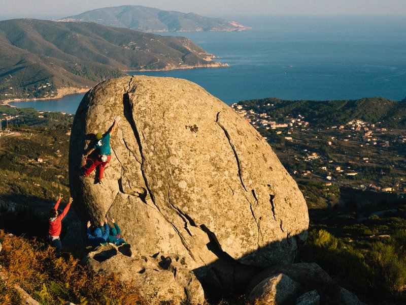 climber su boulder