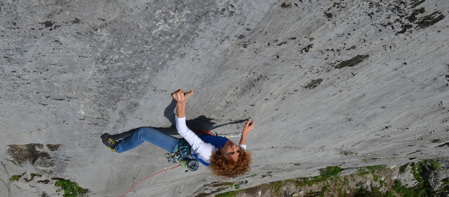 arrampicatrice in parete