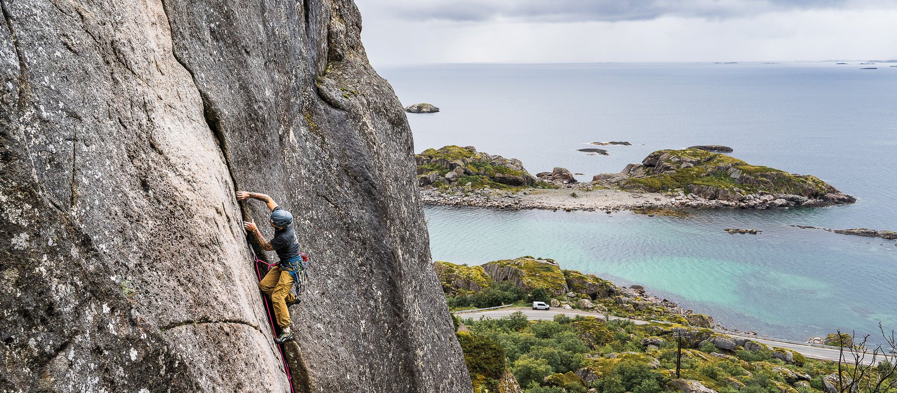 arrampicatore in parete