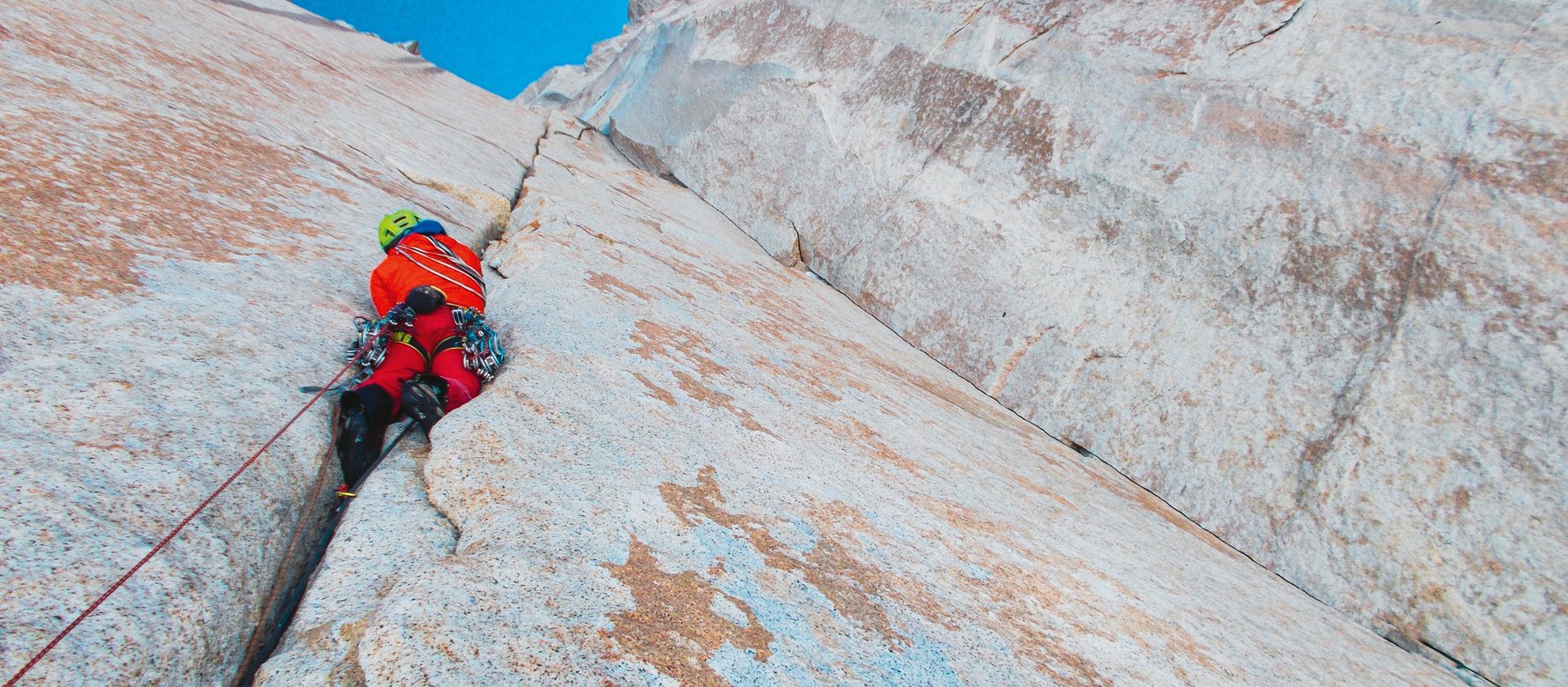 arrampicatore in parete