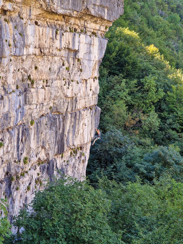 arrampicatore in parete