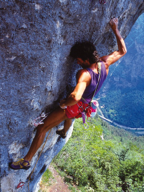 arrampicatore in parete