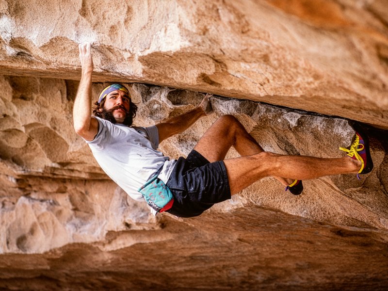 Arrampicata in strapiombo