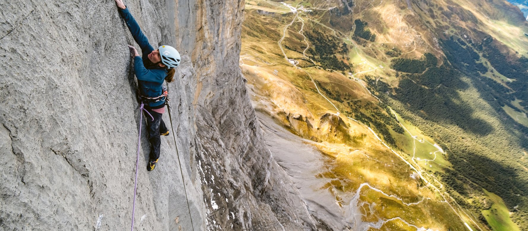 arrampicatrice in parete