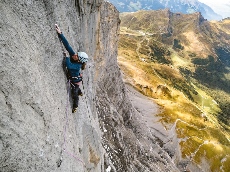 arrampicatrice in parete