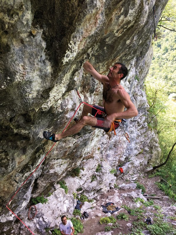arrampicatore in parete