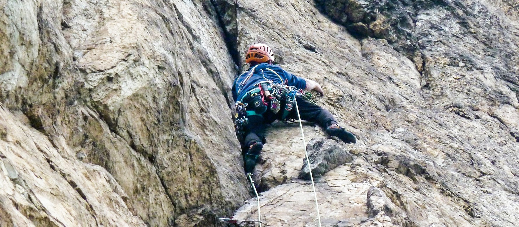 arrampicatore in parete